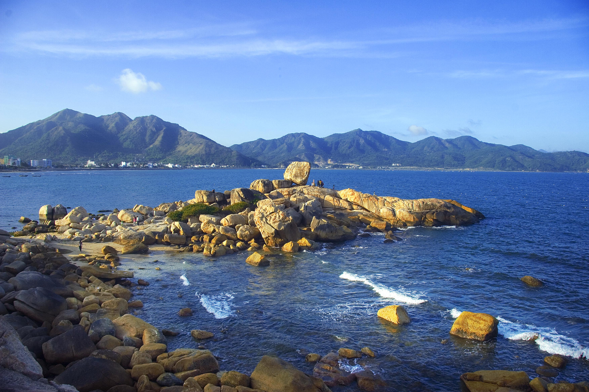 Scenic view of Bai Duong Beach in Nha Trang